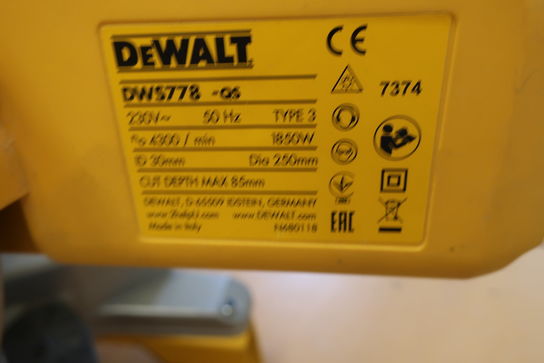 Kap-/geringssav DEWALT DWS778 -QS