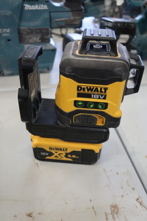 Multi line laser DEWALT DCLE34031