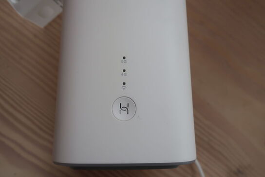 5-G router HUAWEI H122-373