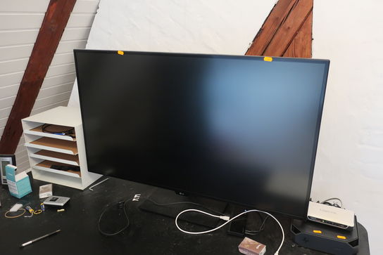 43" computerskærm LG 43UD79-B