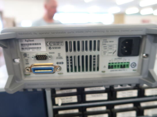 AGRILENT DC Power Supply