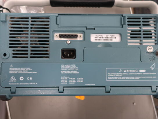 Two Channel Color Digital Phosphor Oscilloscope TEKTRONIX TDS 3032