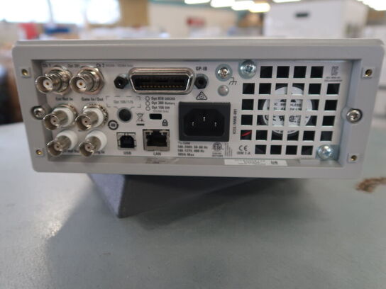 Universal Frequency Counter/Timer KEYSIGHT