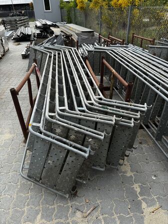 Barrel med 6 stk. stilladsstiger