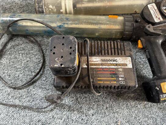 2 stk. fugepistoler PANASONIC med 4 batterier og 2 ladere