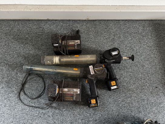 2 stk. fugepistoler PANASONIC med 4 batterier og 2 ladere