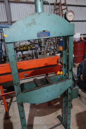 COMPACT Hydraulik presse