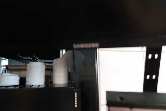 Kasseapparat CBE, bonprinter, computerskærm m.m.