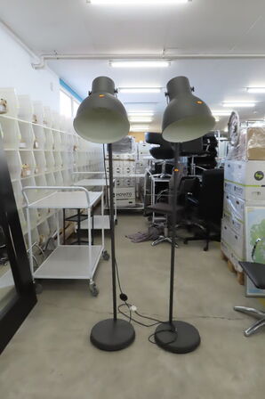2 stk. Gulvlamper