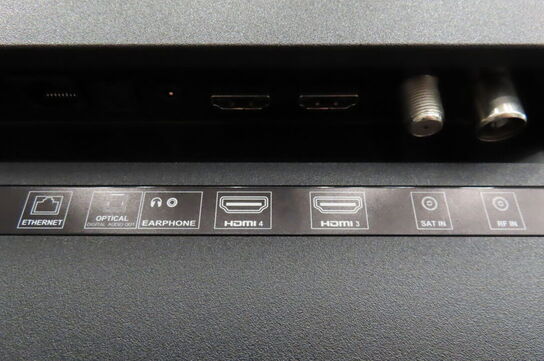 65" fjernsyn med stativ
