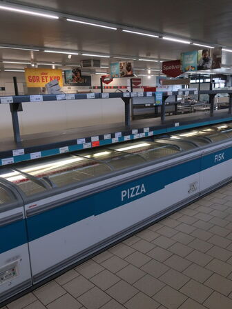2 stk. AHT Paris 250 frysedisk inkl. salgsdisplay mellem fryserne
