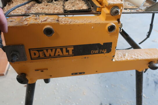 Kap-/geringssav DEWALT DW 743