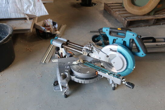 Kap-/geringssav MAKITA LS1018L med stativ