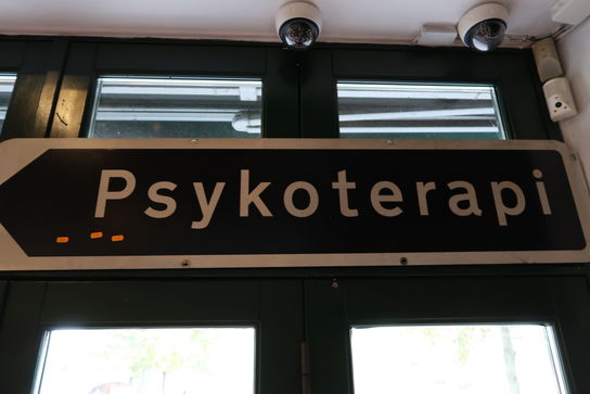 Skilt "Psykoterapi"