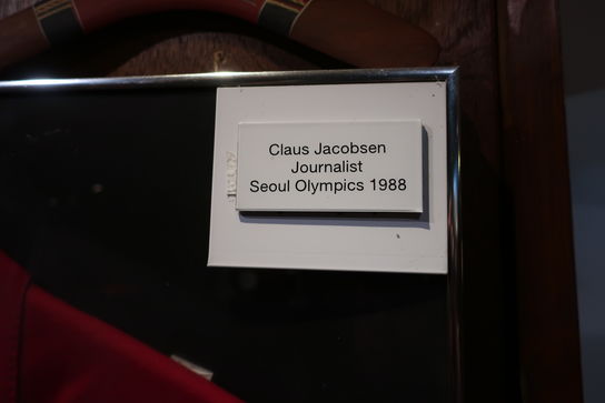 Indrammet jakke "Claus Jacobsen Journalist Seoul Olympics 1988"