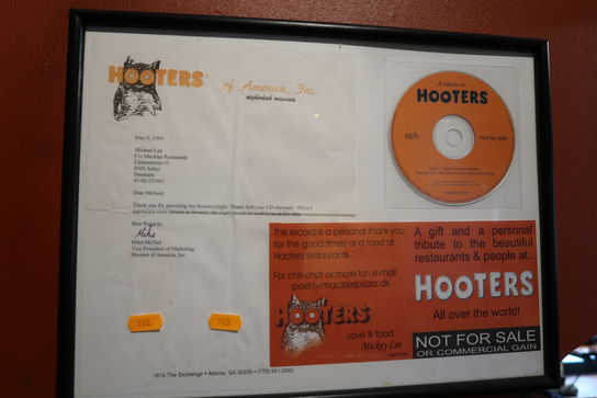 Indrammet ting fra "Hooters"