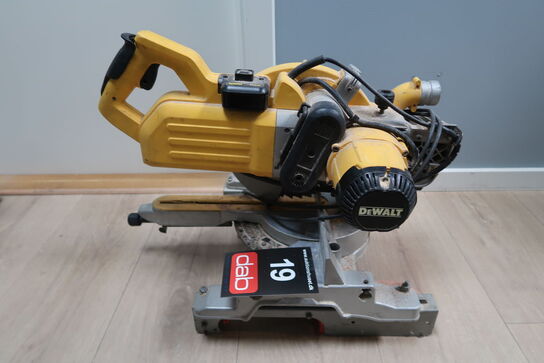 Kap-/geringssav, DeWalt DWS778-qs