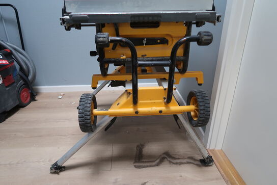 Dewalt Dw745-qs Bordsav + De7400 Arbejdsstation med hjul