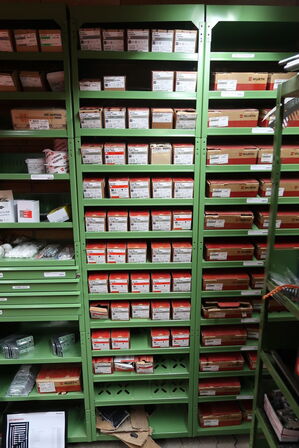 5 fags værkstedsreol med KÆMPE parti Würth Produkter