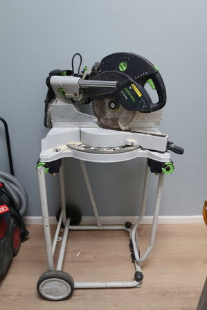 Festool KS 120 REB Kap-/geringssav + Transportabel arbejdsstation 