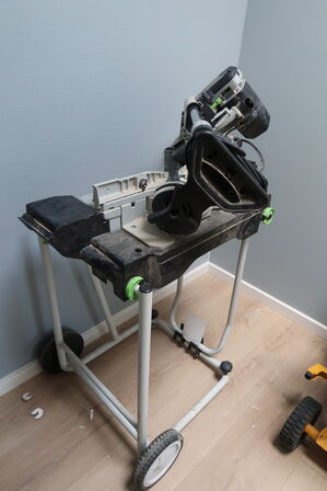 Festool KS 60E Kap-/geringssav + Transportabel arbejdsstation 