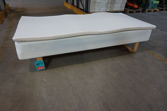 Huma Classic Boxseng med meder og NF Topmadras 90x200 cm