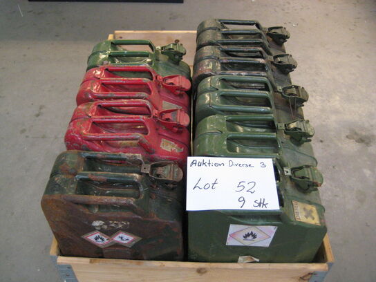 9 stk jerry cans