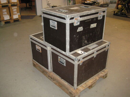 3 stk. flightcase. Mål: 55x74x50