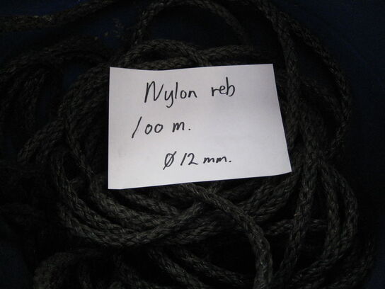 Tønde med ca. 100 meter nylon reb.Ø 12 mm.