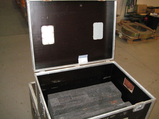 3 stk. flightcase. Mål: 55x74x50