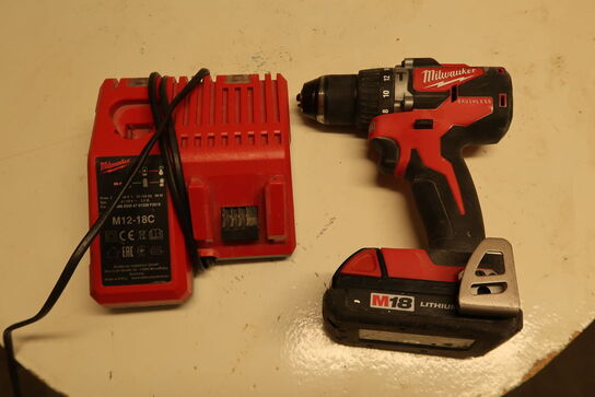 Milwaukee M18 CBLPD kulfri slagbore-/skruemaskine