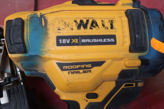 Multicutter og sømpistol DEWALT DCS355, brushless roofing nailer