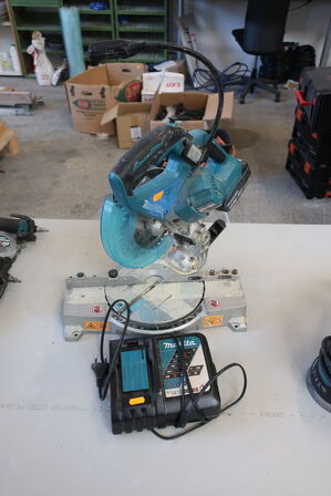 Kap-/geringssav MAKITA DLS600