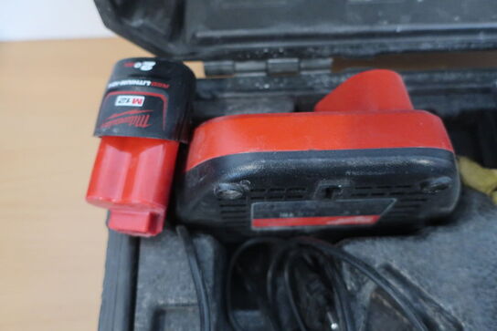 Streglaser MILWAUKEE M12 CLLP