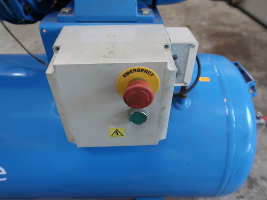 Kompressor Hydrovane HV04 (startbud 10.000,-)