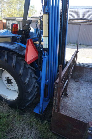 Traktor NEW HOLLAND TN60A