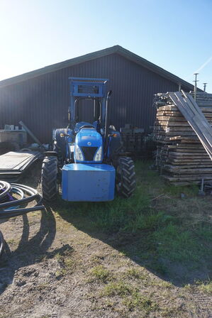Traktor NEW HOLLAND TN60A