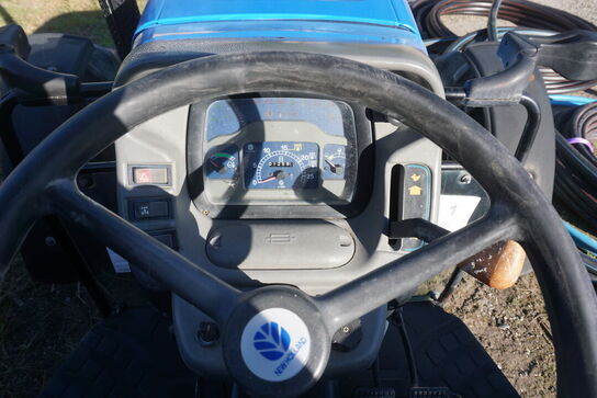 Traktor NEW HOLLAND TN60A