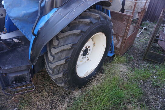 Traktor NEW HOLLAND TN60A
