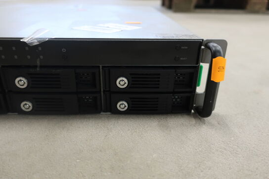 NAS server QNAP TS-809U