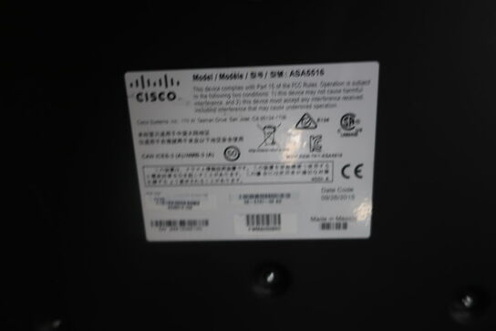 3 stk. firewall samt switch CISCO