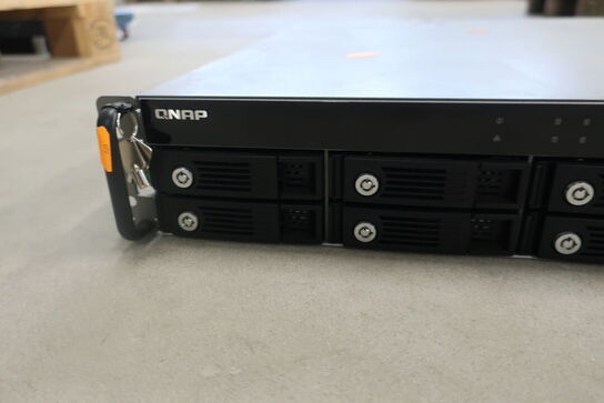 NAS server QNAP TS-809U