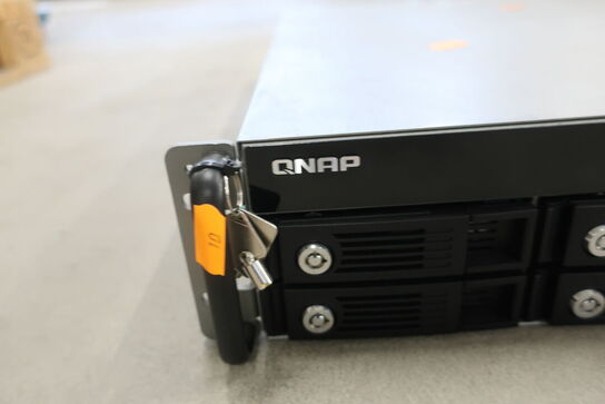 NAS server QNAP TS-809U