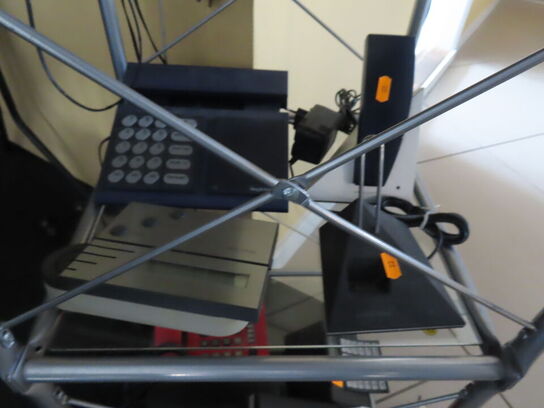 Reol med fastnettelefoner
