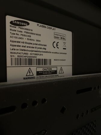 Fjernsyn SAMSUNG PS50555G1W med vægbeslag