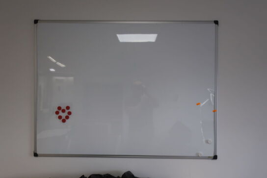 2 stk. whiteboards 