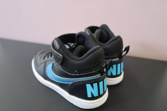 Sneakers NIKE (brugt)