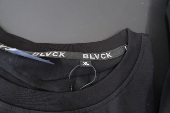 Bukser og 2 stk. t-shirts BLVCK