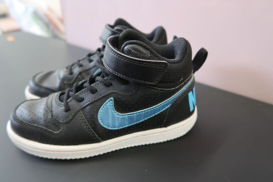 Sneakers NIKE (brugt)