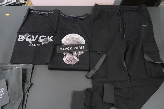 Bukser og 2 stk. t-shirts BLVCK